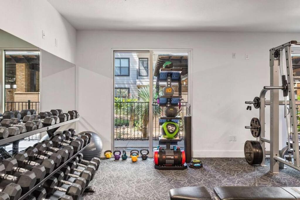 Lux 1B Near Downtown Apartment Austin Exterior photo