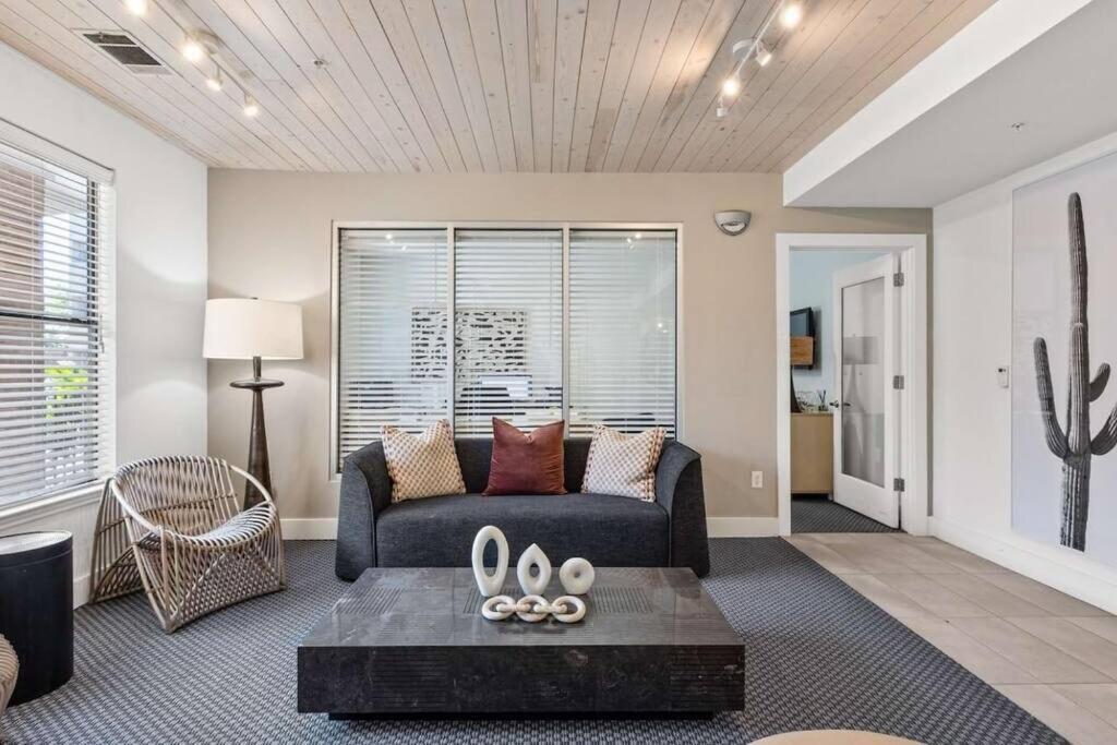Lux 1B Near Downtown Apartment Austin Exterior photo
