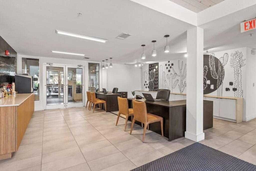 Lux 1B Near Downtown Apartment Austin Exterior photo