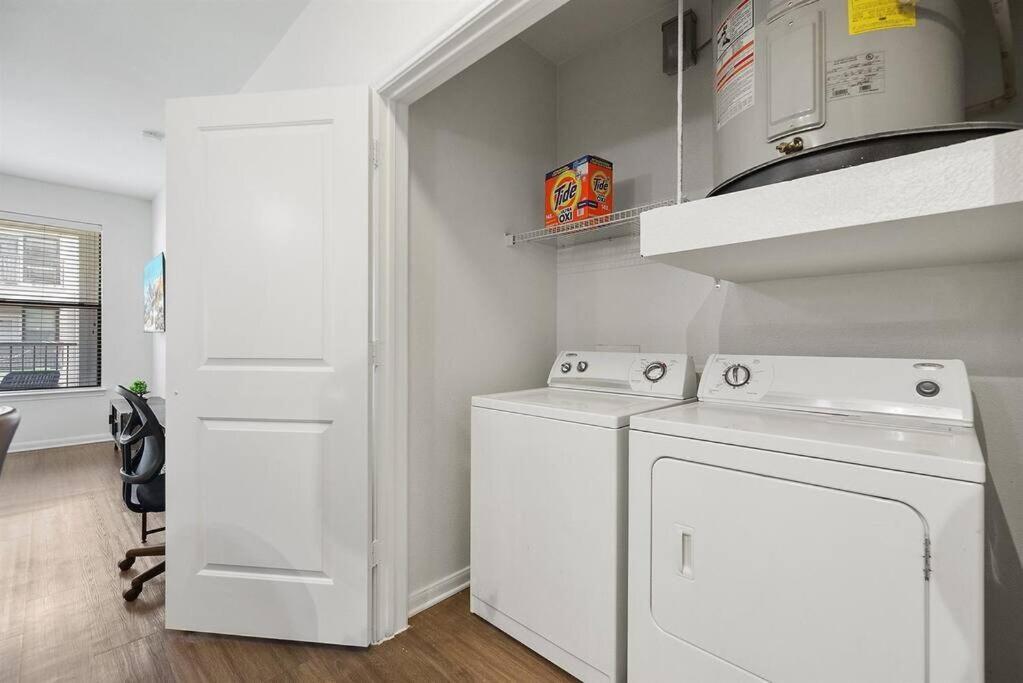 Lux 1B Near Downtown Apartment Austin Exterior photo