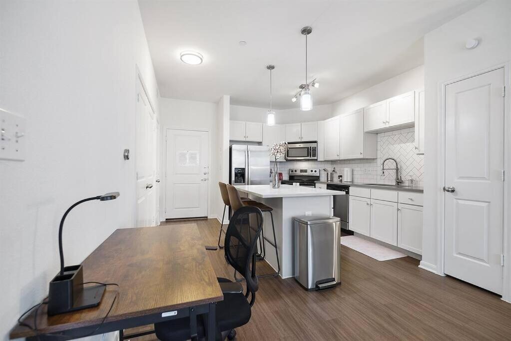 Lux 1B Near Downtown Apartment Austin Exterior photo