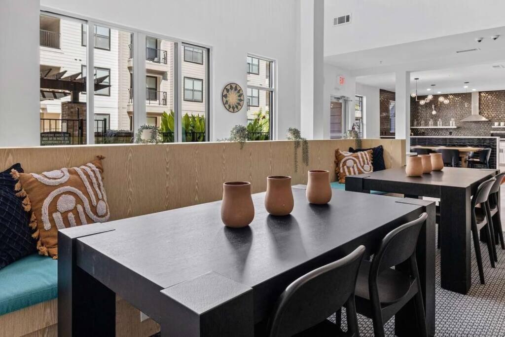 Lux 1B Near Downtown Apartment Austin Exterior photo