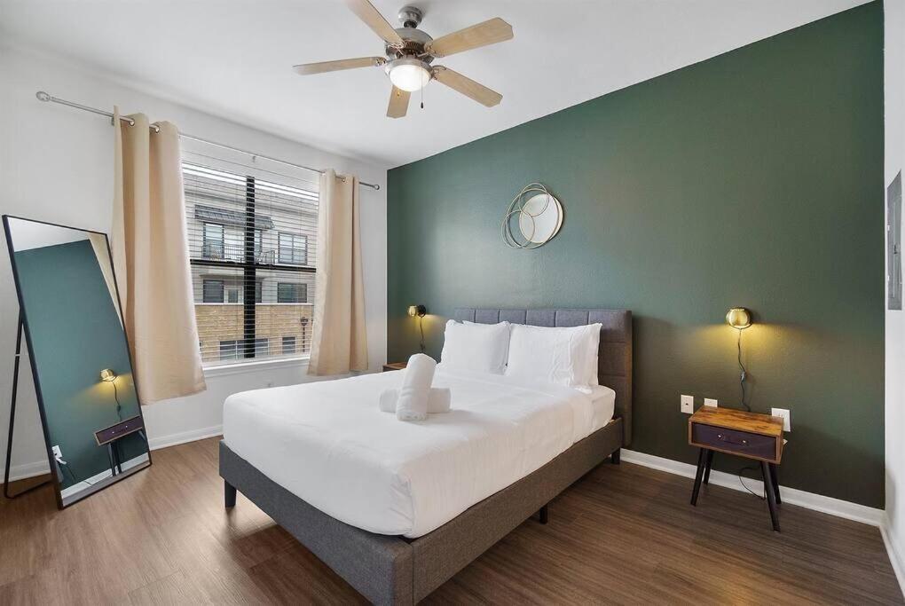 Lux 1B Near Downtown Apartment Austin Exterior photo