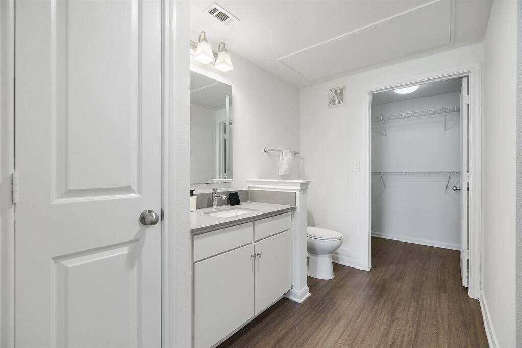 Lux 1B Near Downtown Apartment Austin Exterior photo